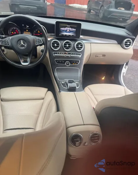 2015 Mercedes-Benz C 300 4Matic from USA, damaged, VIN 55SWF4KB0FU063185